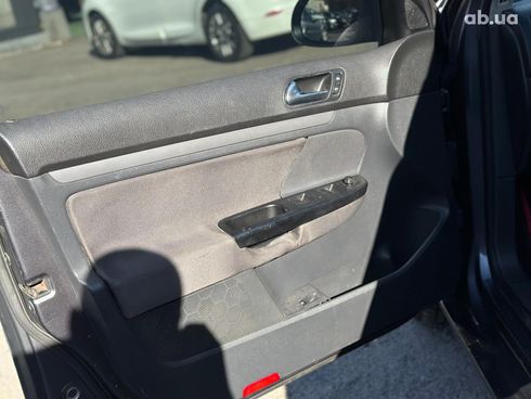 Volkswagen Jetta 2005 серый - фото 22