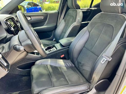 Volvo XC40 2021 - фото 15