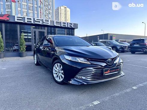 Toyota Camry 2019 - фото 7