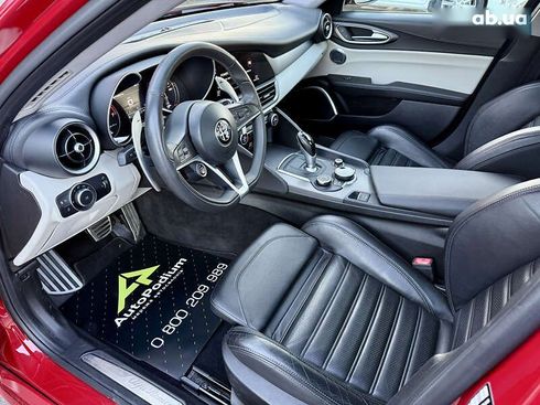 Alfa Romeo Giulia 2019 - фото 21