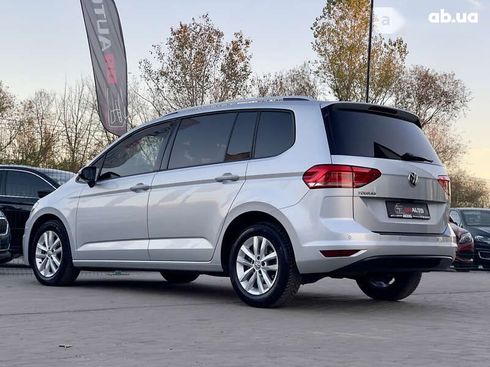 Volkswagen Touran 2018 - фото 21