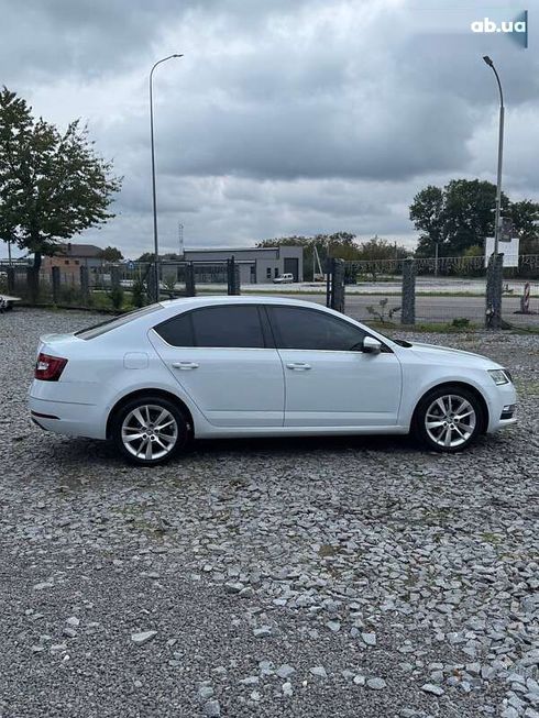 Skoda Octavia 2017 - фото 7