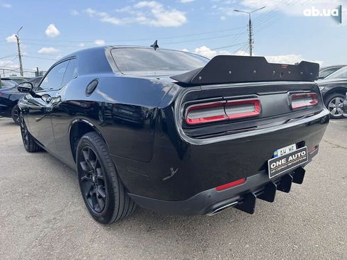 Dodge Challenger 2017 - фото 11