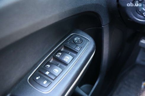 Chrysler 300C 2013 - фото 24