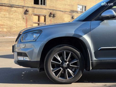 Skoda Yeti 2017 серый - фото 5