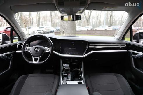 Volkswagen Touareg 2018 - фото 12