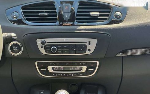 Renault Scenic 2012 - фото 16