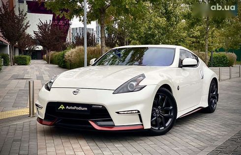 Nissan 370Z 2015 - фото 2