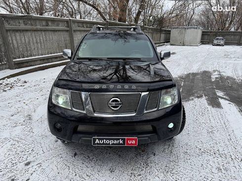 Nissan Navara 2012 черный - фото 2