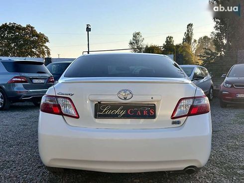 Toyota Camry 2008 - фото 6