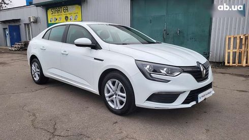 Renault Megane 2020 - фото 14