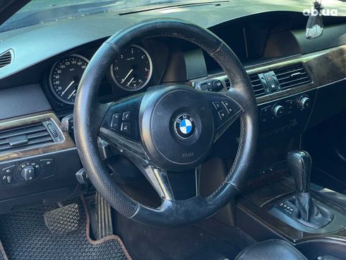 BMW 5 серия 2005 серый - фото 14