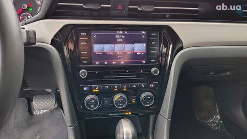 Volkswagen Passat 2021 - фото 13
