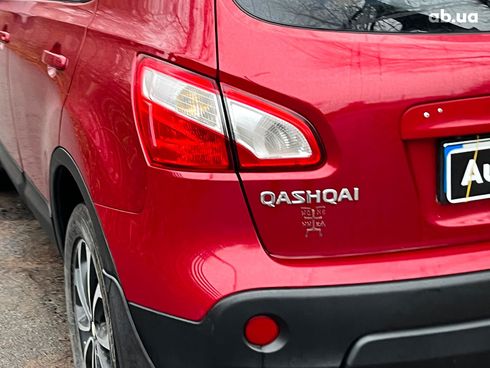 Nissan Qashqai 2012 красный - фото 9