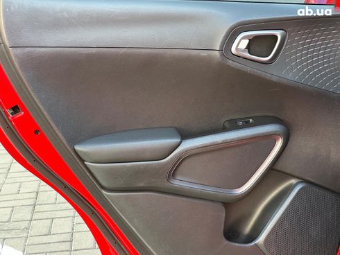 Kia Soul 2021 красный - фото 16