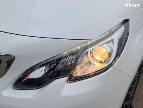Peugeot 2008 2017 белый - фото 11