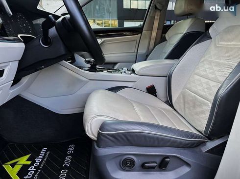 Volkswagen Touareg 2019 - фото 21