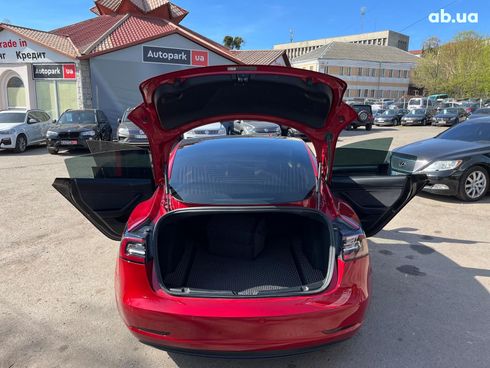 Tesla Model 3 2018 красный - фото 24