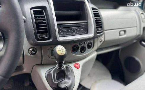 Renault Trafic 2012 - фото 12