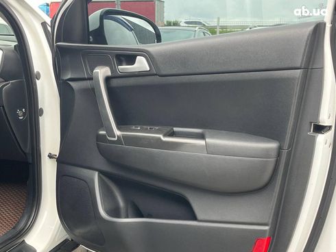 Kia Sportage 2018 белый - фото 27