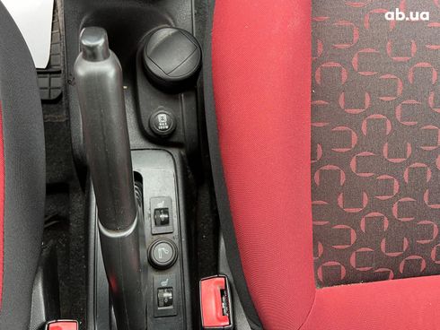 Fiat Doblo 2011 красный - фото 23