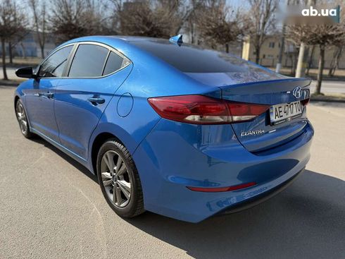 Hyundai Elantra 2017 - фото 8