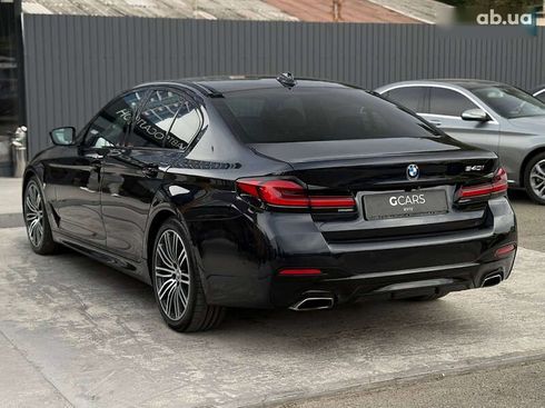 BMW 5 серия 2019 - фото 5