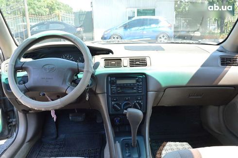 Toyota Camry 2000 - фото 11