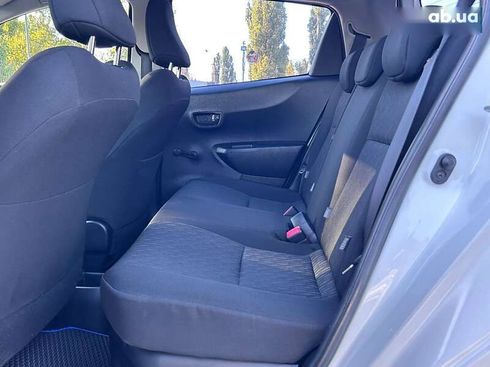 Toyota Yaris 2012 - фото 27