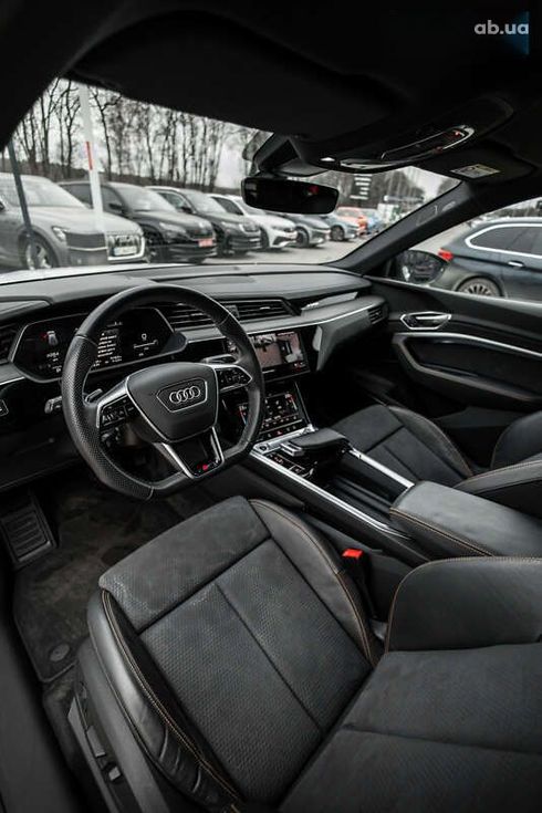 Audi E-Tron 2022 - фото 20