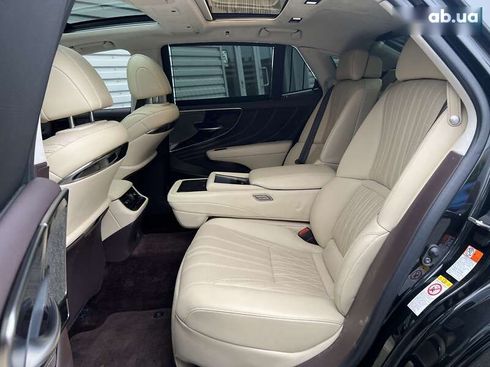Lexus LS 2018 - фото 24