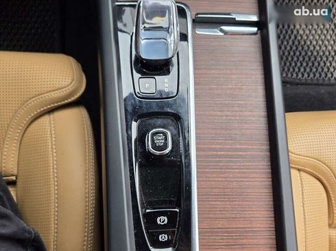 Volvo XC60 2023 - фото 22
