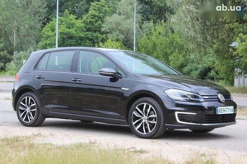 Volkswagen e-Golf 2020 - фото 11