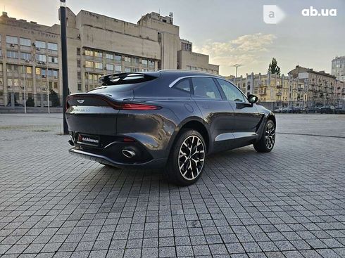 Aston Martin DBX 2021 - фото 7