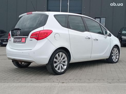 Opel Meriva 2012 белый - фото 6
