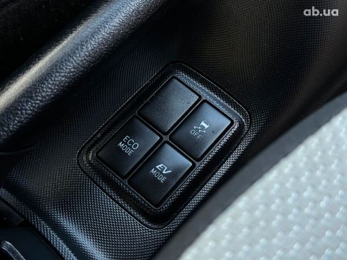 Toyota Aqua 2015 белый - фото 25