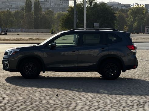 Subaru Forester 2019 серый - фото 4