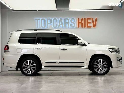 Toyota Land Cruiser 2019 - фото 14