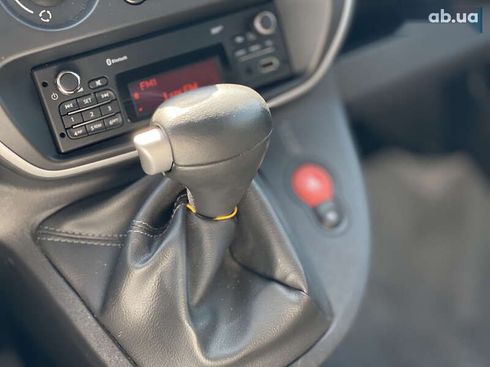 Renault Kangoo 2019 - фото 25
