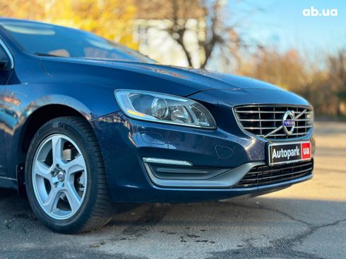 Volvo V60 2013 синий - фото 6