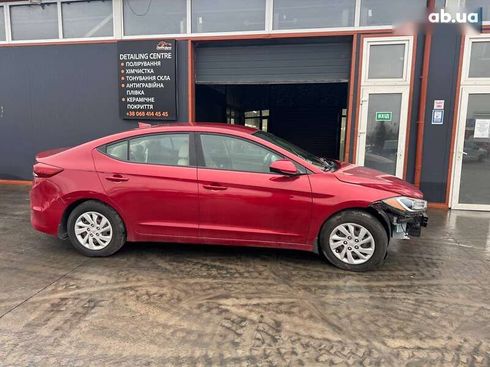 Hyundai Elantra 2017 - фото 3