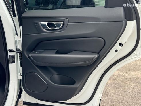 Volvo XC60 2023 белый - фото 29