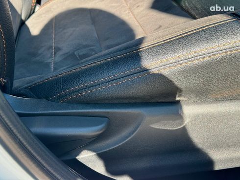 Toyota Camry 2014 белый - фото 29