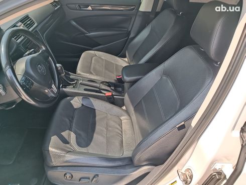 Volkswagen Passat 2015 бежевый - фото 14