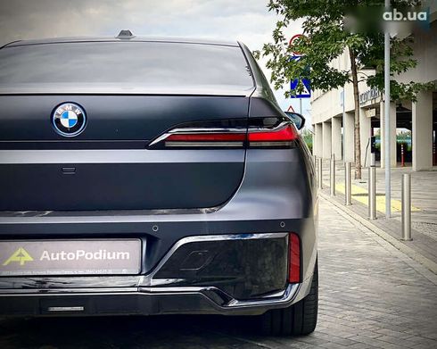 BMW i7 2022 - фото 9
