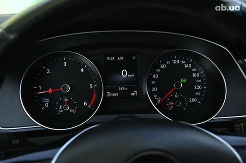 Volkswagen Passat 2017 - фото 24