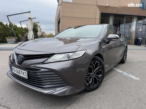 Toyota Camry 2019 - фото 5