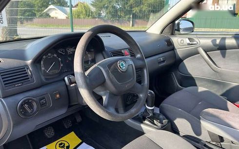 Skoda Octavia 2010 - фото 12
