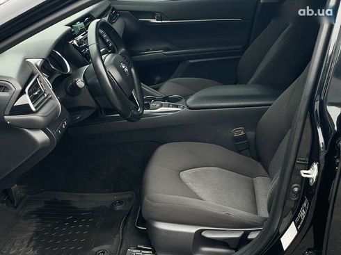 Toyota Camry 2019 - фото 18