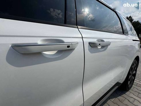 Kia Carnival 2021 - фото 10